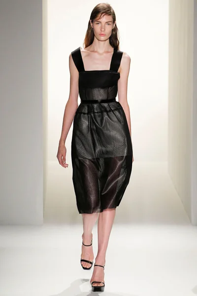 Look 10